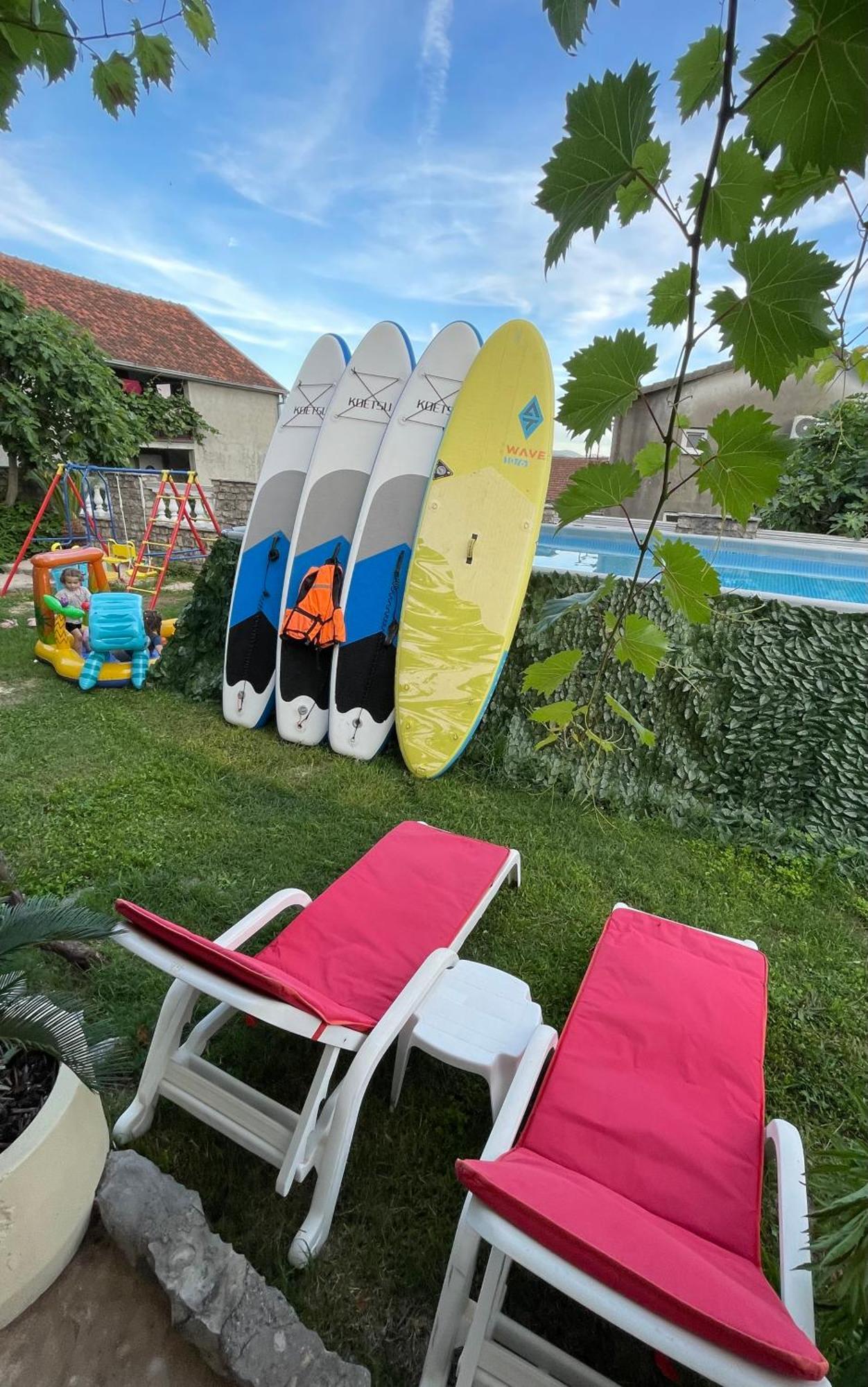 Family House With Pool & Sea View Aparthotel Bijela Exteriör bild