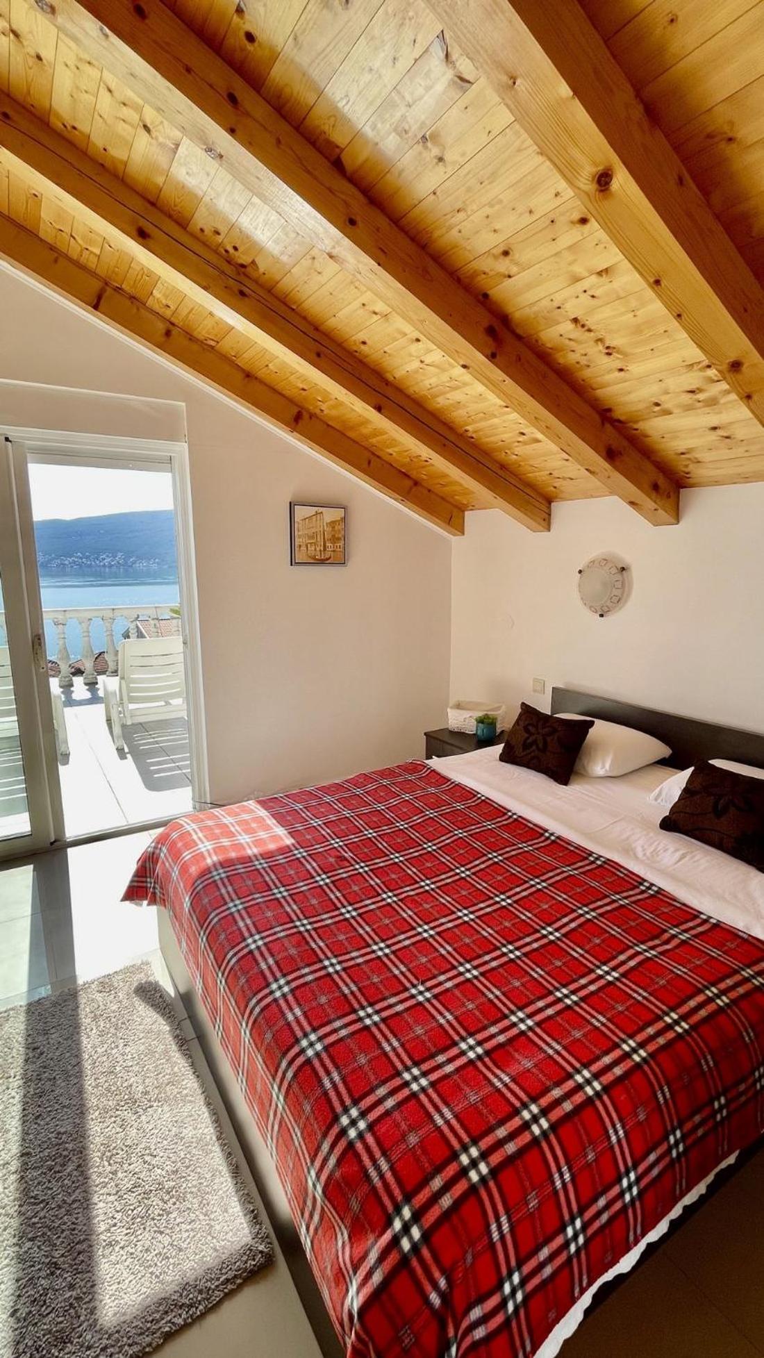 Family House With Pool & Sea View Aparthotel Bijela Exteriör bild